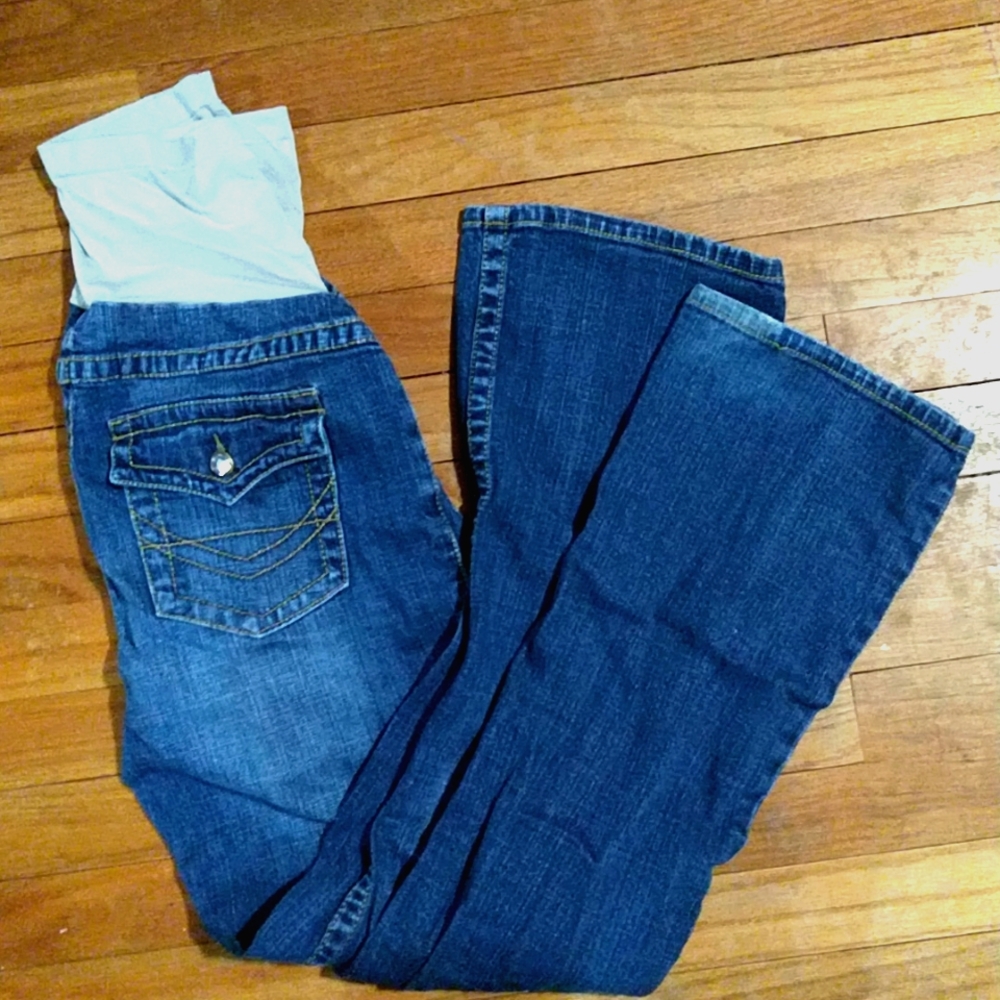 Size M maternity jeans
